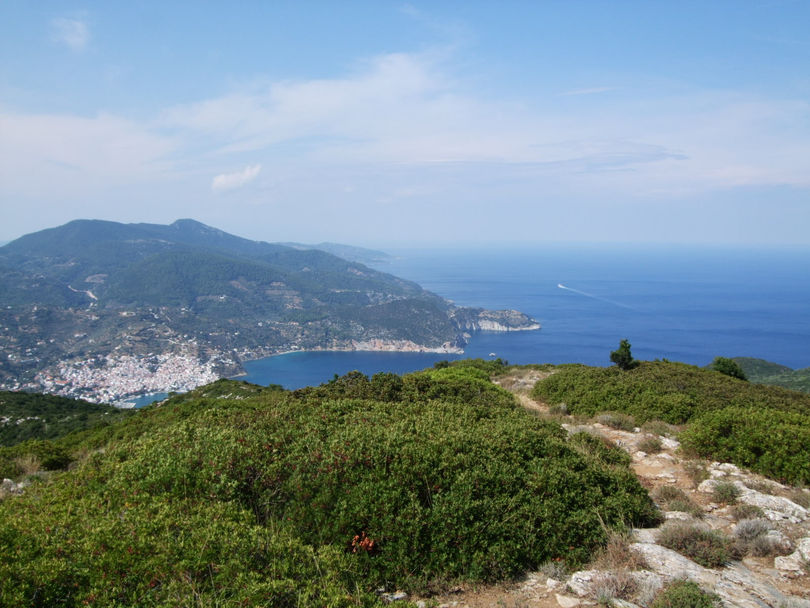 skopelos com hikingh mountain palouki Skopelos Δραστηριότητες Στη Σκόπελο, Εξερεύνηση Φύσης Στη Σκόπελο, Mamma Mia Τοποθεσίες, Οδηγός Ταξιδιού, Εμπειρία Ξενοδοχεία Αντρίνα