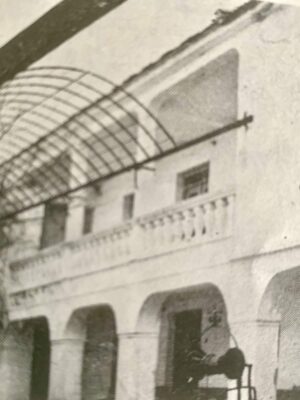 Σκόπελος Παναγία Λιβαδιώτισσα, Ζωοδόχος Πηγή, Παναγία Λιβάδι, Μονή Ζωοδόχου Πηγής, Εκκλησίες Μοναστήρια