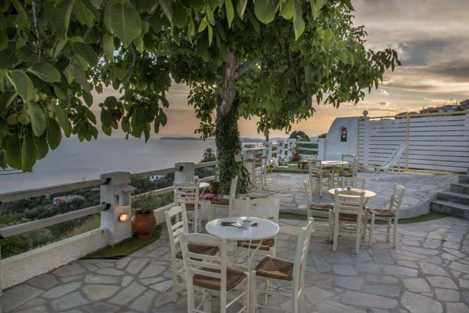 Ptharakia Glossa Skopelos, Glossa Village