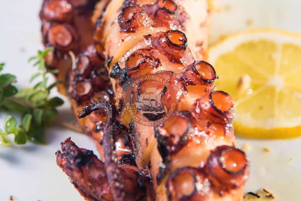 Adrina Hotels, Adrina Taverna, Δημοφιλή Εστιατόρια Στη Σκόπελο, Σκόπελος Οδηγός Φαγητού, Τοπικά Πιάτα, Καλύτερα Εστιατόρια Που Να Φάτε, Ελληνική Κουζίνα