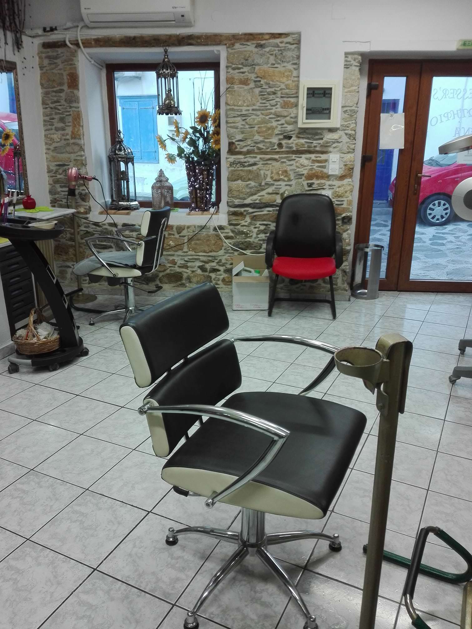 Skopelos Nina Hairdresses
