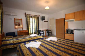 Alexandros Rooms & Studios