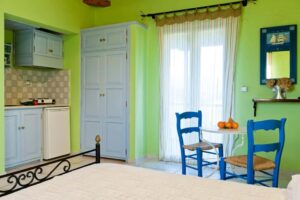 Aretousa Studios & Apartments