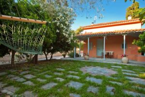 Aretousa Studios & Apartments