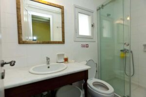 Aretousa Studios & Apartments