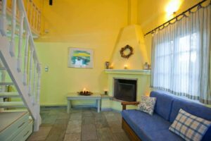 Aretousa Studios & Apartments