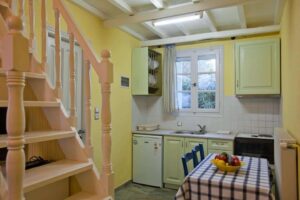 Aretousa Studios & Apartments