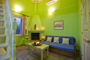 Aretousa Studios & Apartments