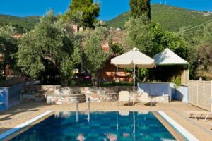 Aretousa Studios & Apartments