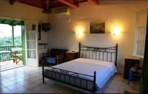 Aretousa Studios & Apartments