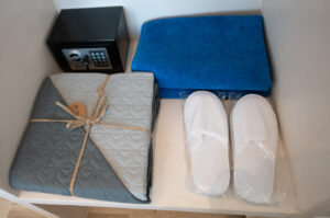 Σκόπελος Φλοίσβος Διαμερίσματα, Φλοίσβος Παραθαλάσσια Διαμερίσματα, Διαμερίσματα Στούντιος Λουτράκι, Γλώσσα, Σποραδες