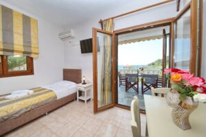 Skopelos Niki Apartments Panormos