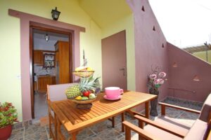 Σκόπελος Διαμερίσματα Κύματα, Στούντιο Διαμερίσματα