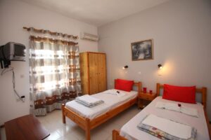 Σκόπελος Διαμερίσματα Κύματα, Στούντιο Διαμερίσματα