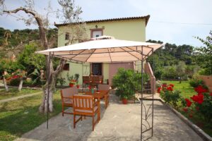 Σκόπελος Διαμερίσματα Κύματα, Στούντιο Διαμερίσματα