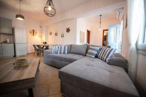 Skopelos Blue Horizon Home Glossa