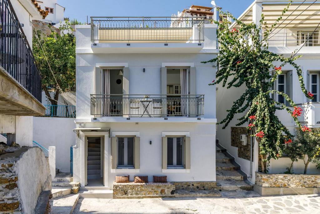Skopelos Breezy Rooftop House Chora Accommodation