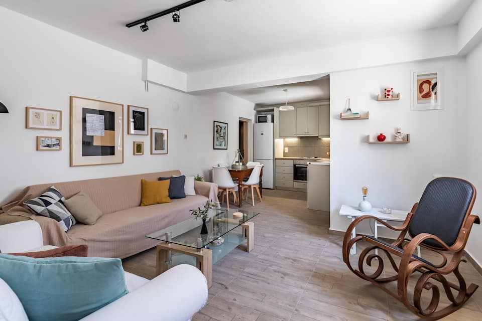 Ioanna’s Maison Central