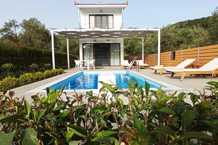 Penelope Pool Villa Skopelos Stafylos
